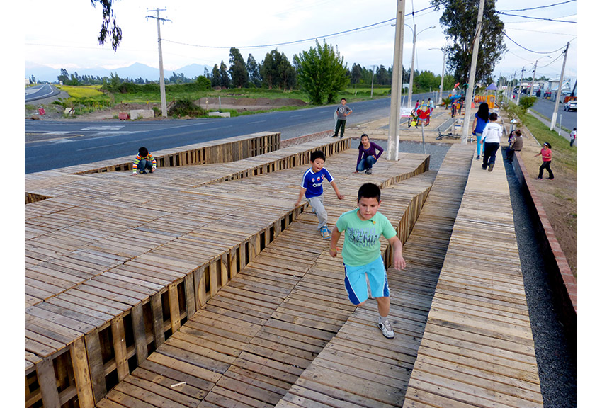 Plaza de Pallets. Autor: Jonnattan Silva Ortega. 