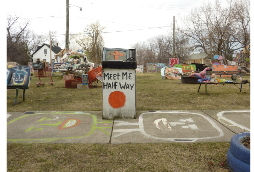 Cigdem Talu, Montreal, Quebec, Canada.Objets Trouvés (The Heidelberg Project), 2015.